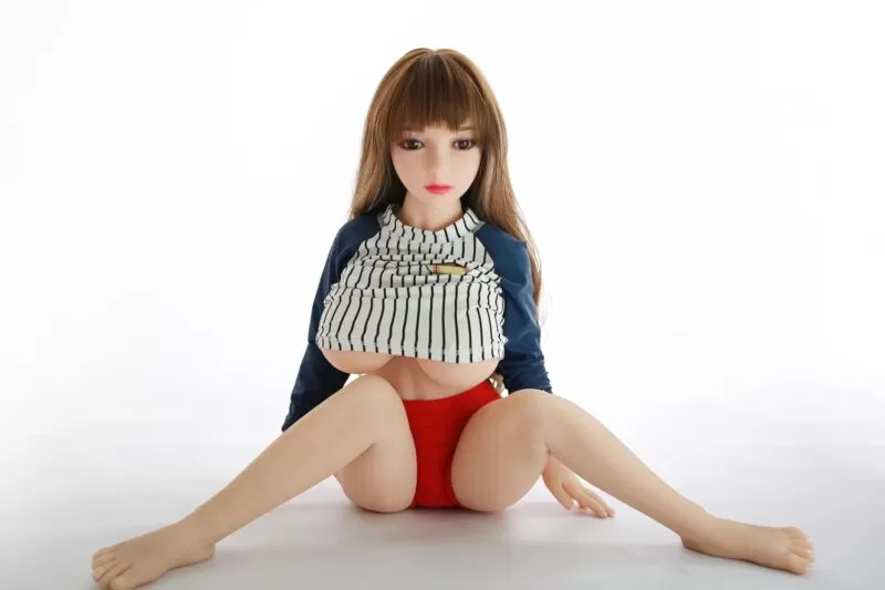 Letitia real doll1 Letitia – Cautivante Muñeca Sexual de Tetas Grandes